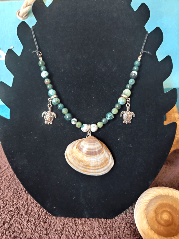 collier agate verte Collier en Agathe verte et Tortues marines