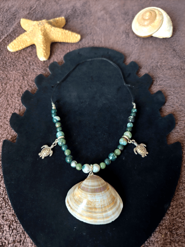 collier agate verte 2 Collier en Agathe verte et Tortues marines